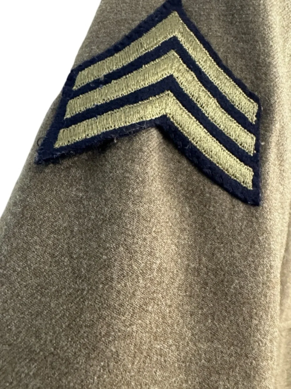 Vintage WWII US Army Air Forces Service Jacket OD Wool 37S 3rd AF Sgt Cadet Pin